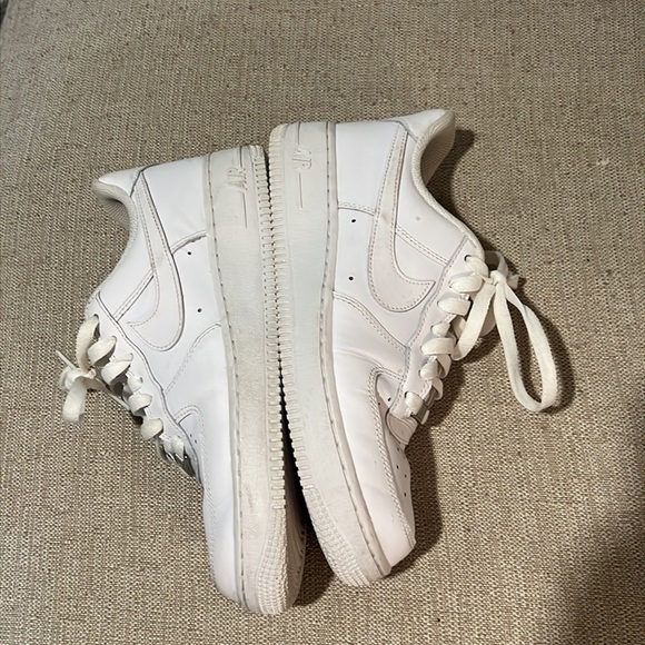 Nike Air Force 1 White Size 6.5 (Men) Like New - Picture 8 of 8